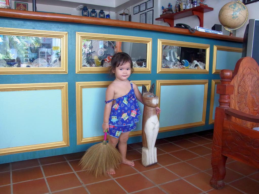Niku Guesthouse Patong Bagian luar foto