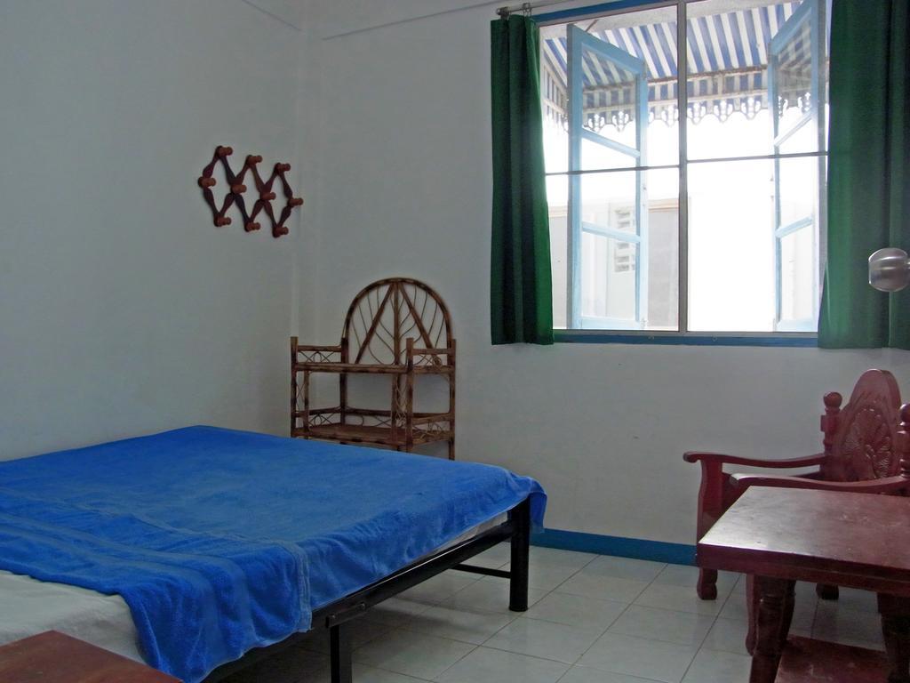 Niku Guesthouse Patong Bagian luar foto