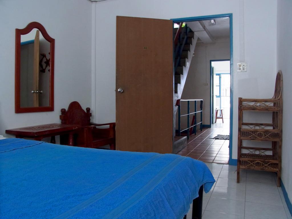 Niku Guesthouse Patong Bagian luar foto