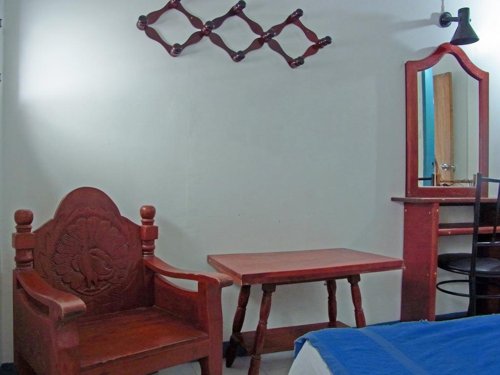 Niku Guesthouse Patong Bagian luar foto