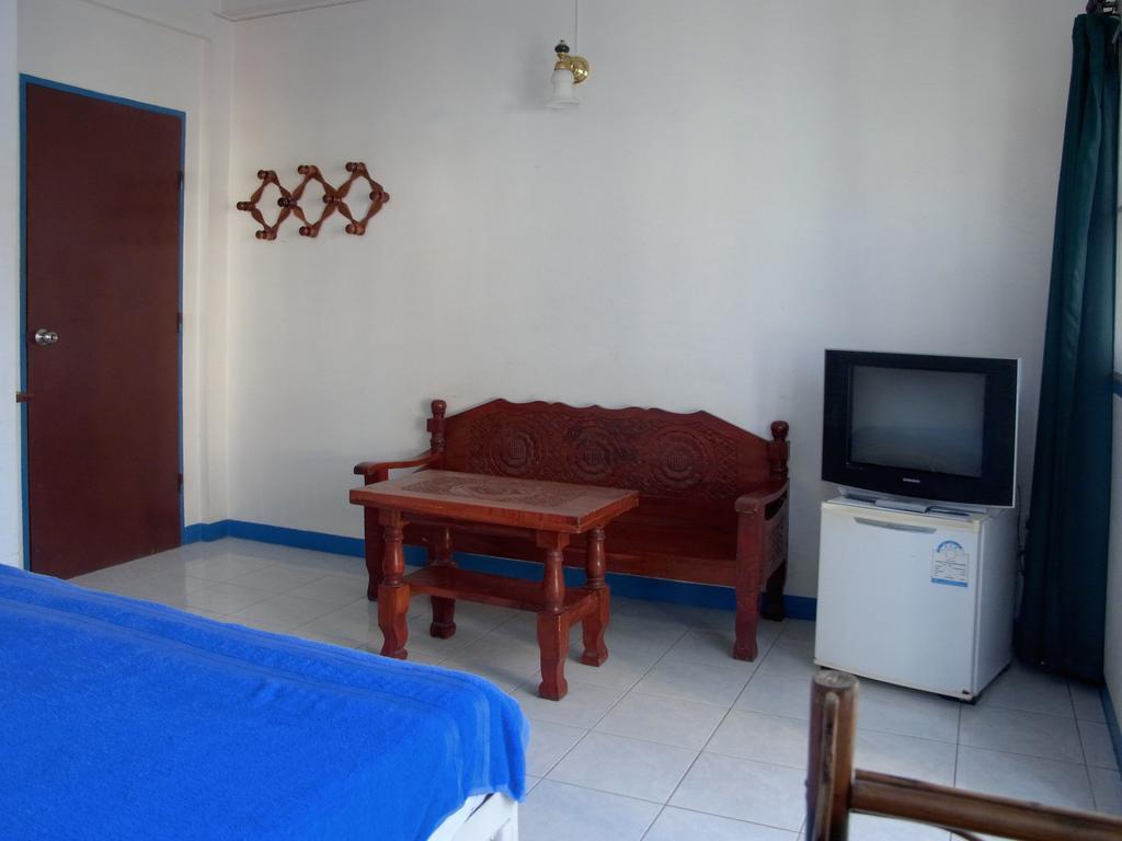 Niku Guesthouse Patong Bagian luar foto
