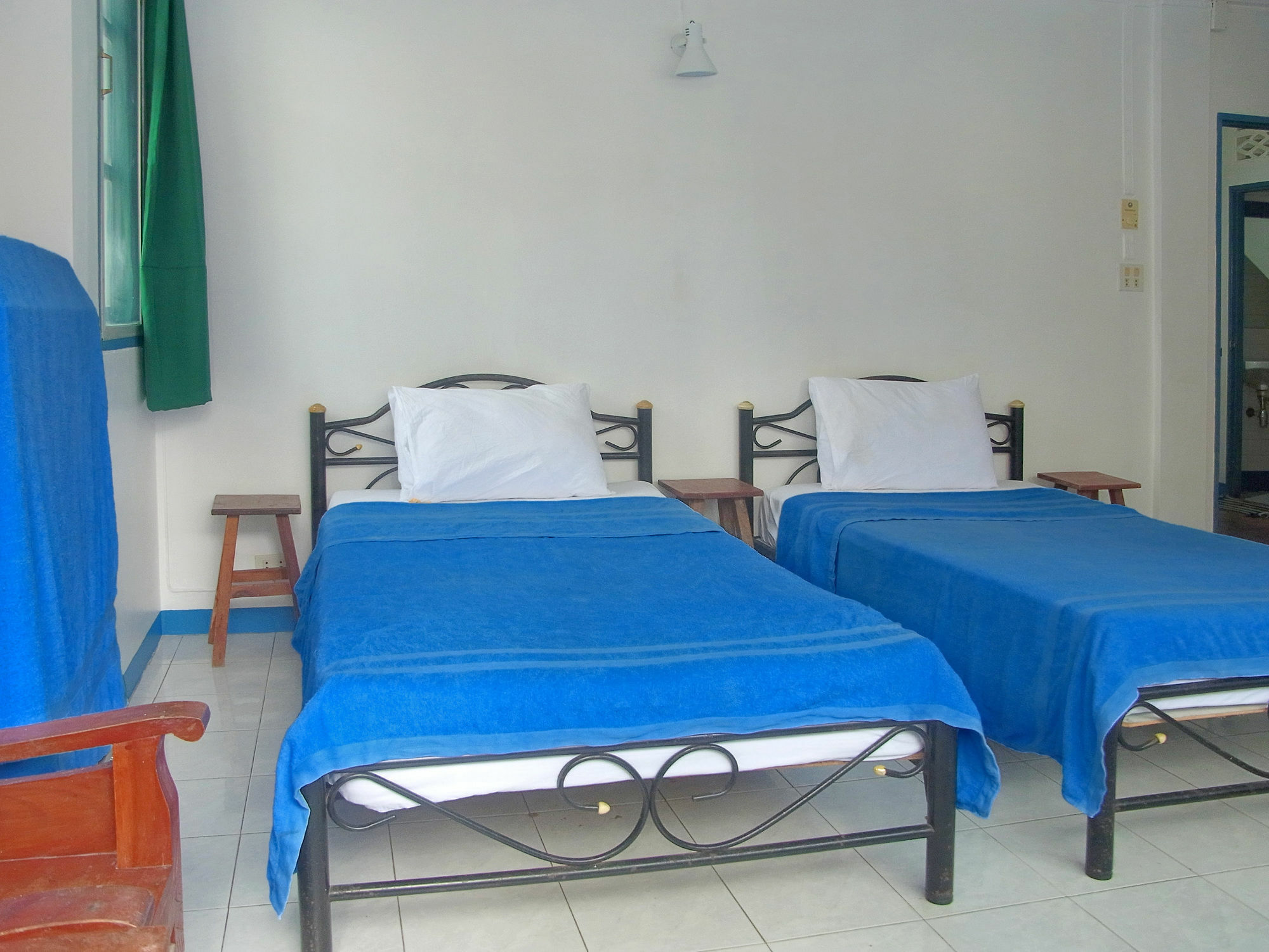 Niku Guesthouse Patong Bagian luar foto
