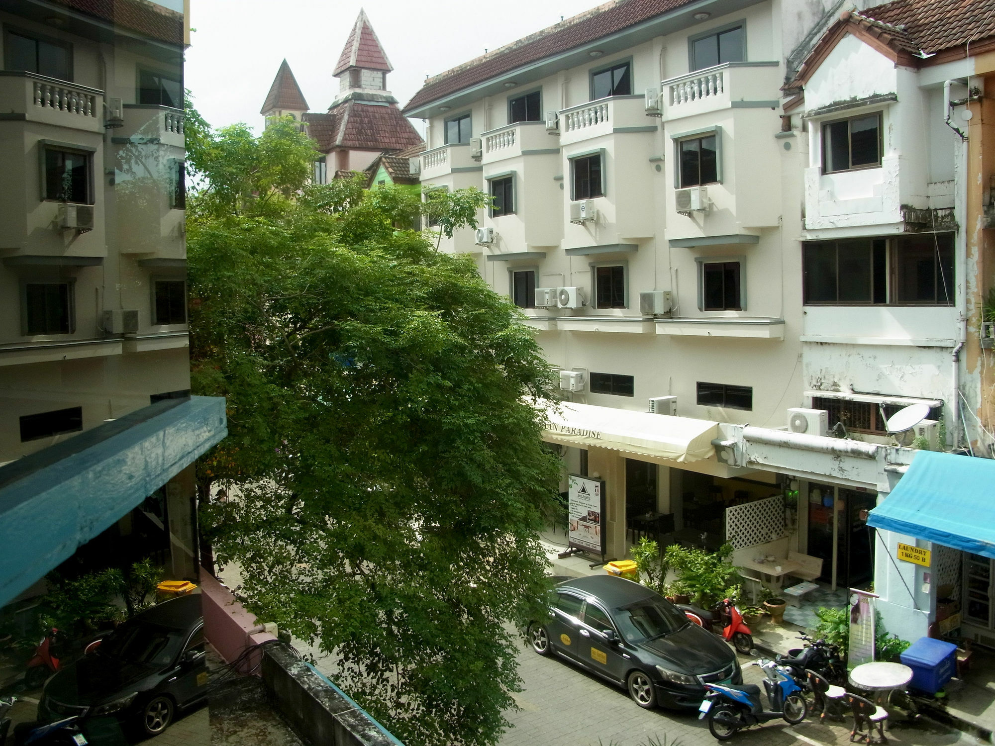 Niku Guesthouse Patong Bagian luar foto