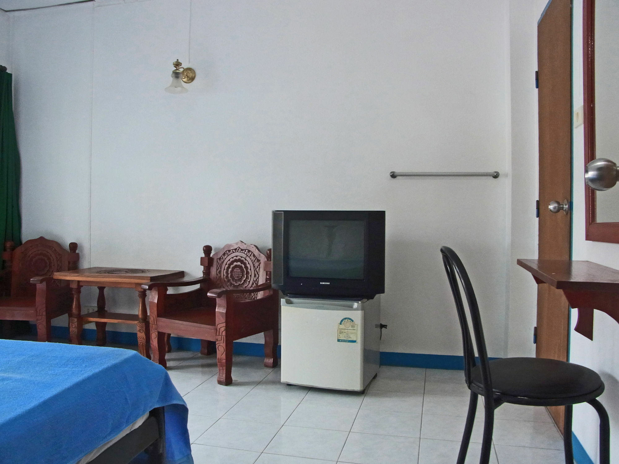 Niku Guesthouse Patong Bagian luar foto
