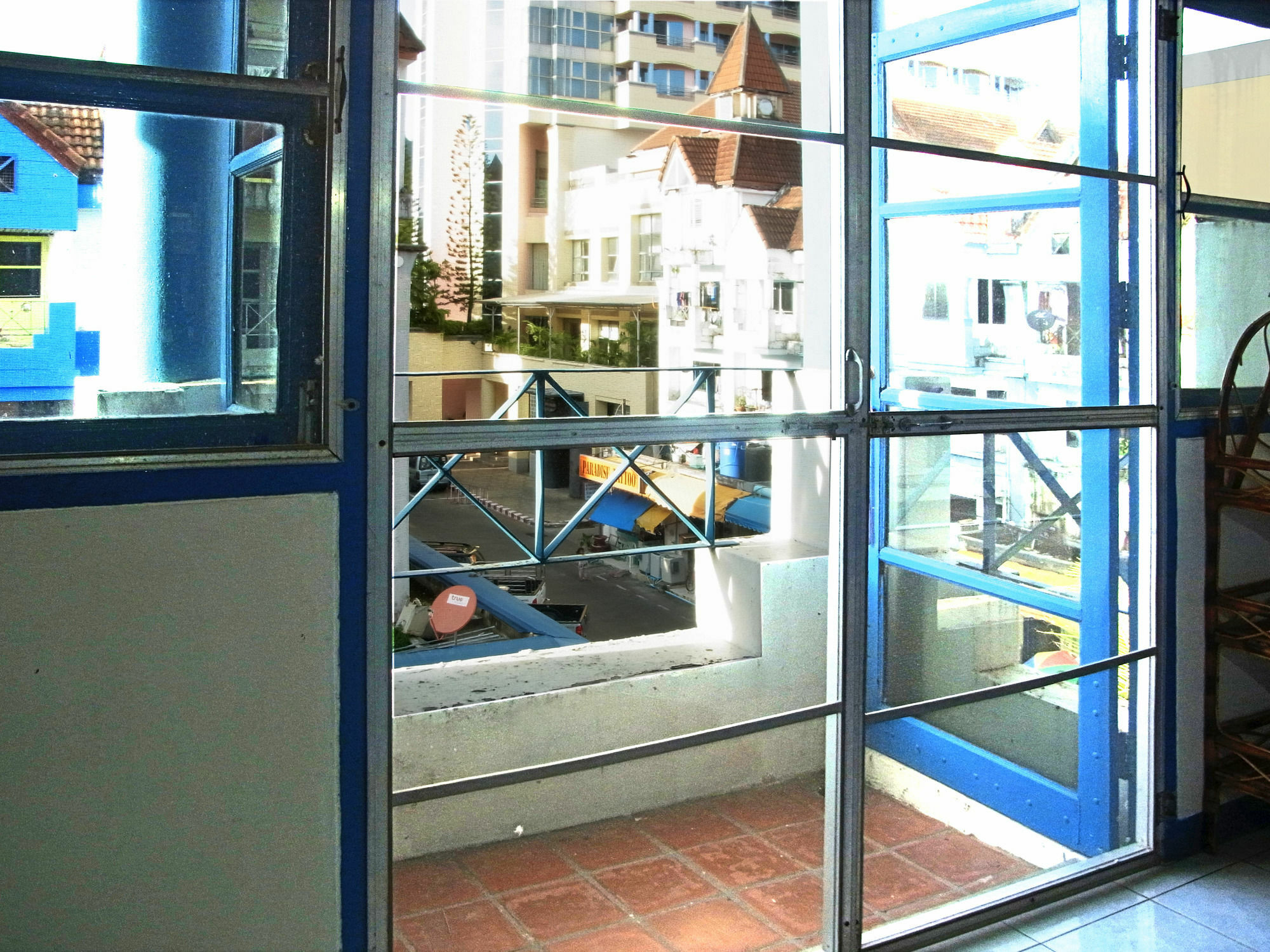 Niku Guesthouse Patong Bagian luar foto