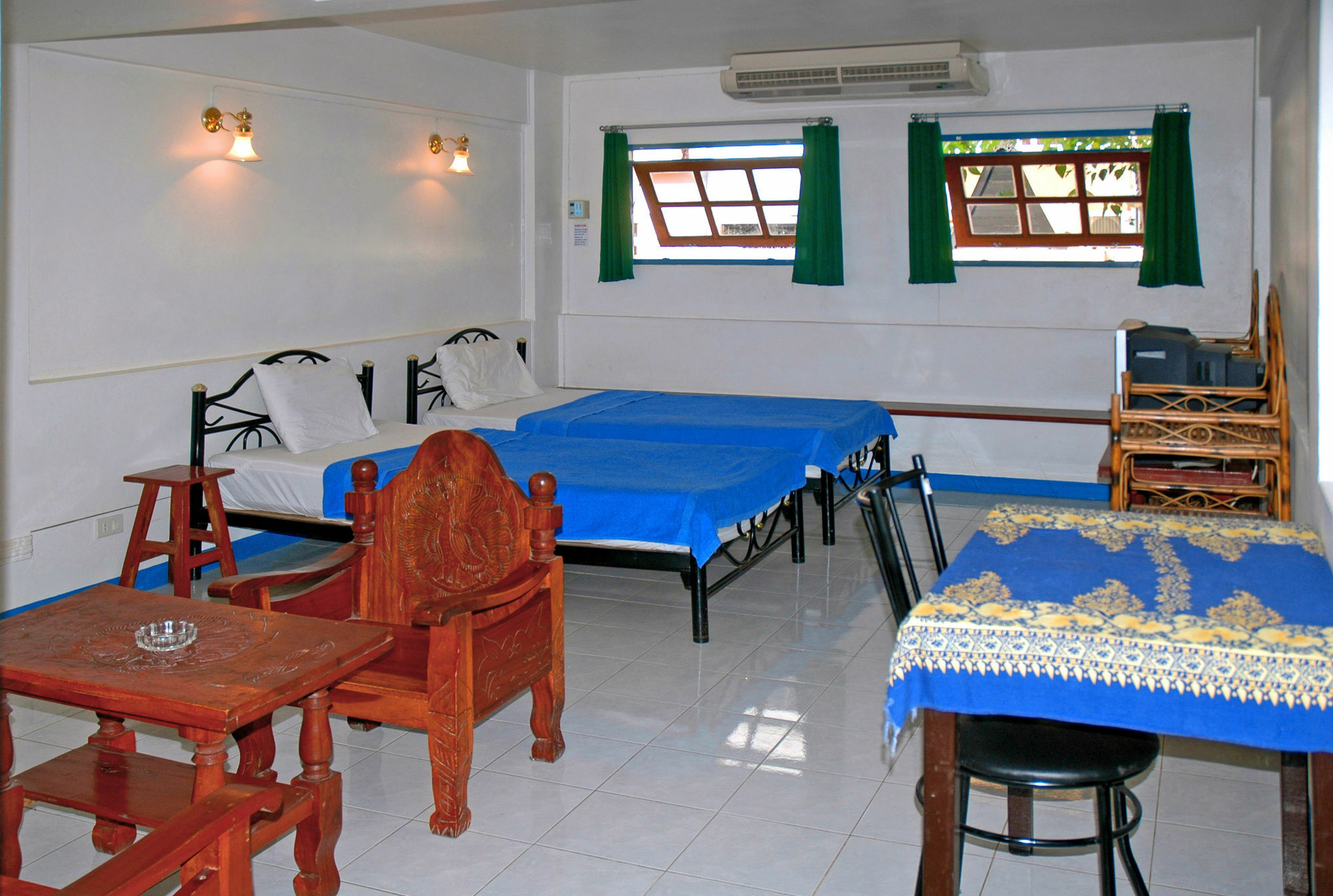 Niku Guesthouse Patong Bagian luar foto