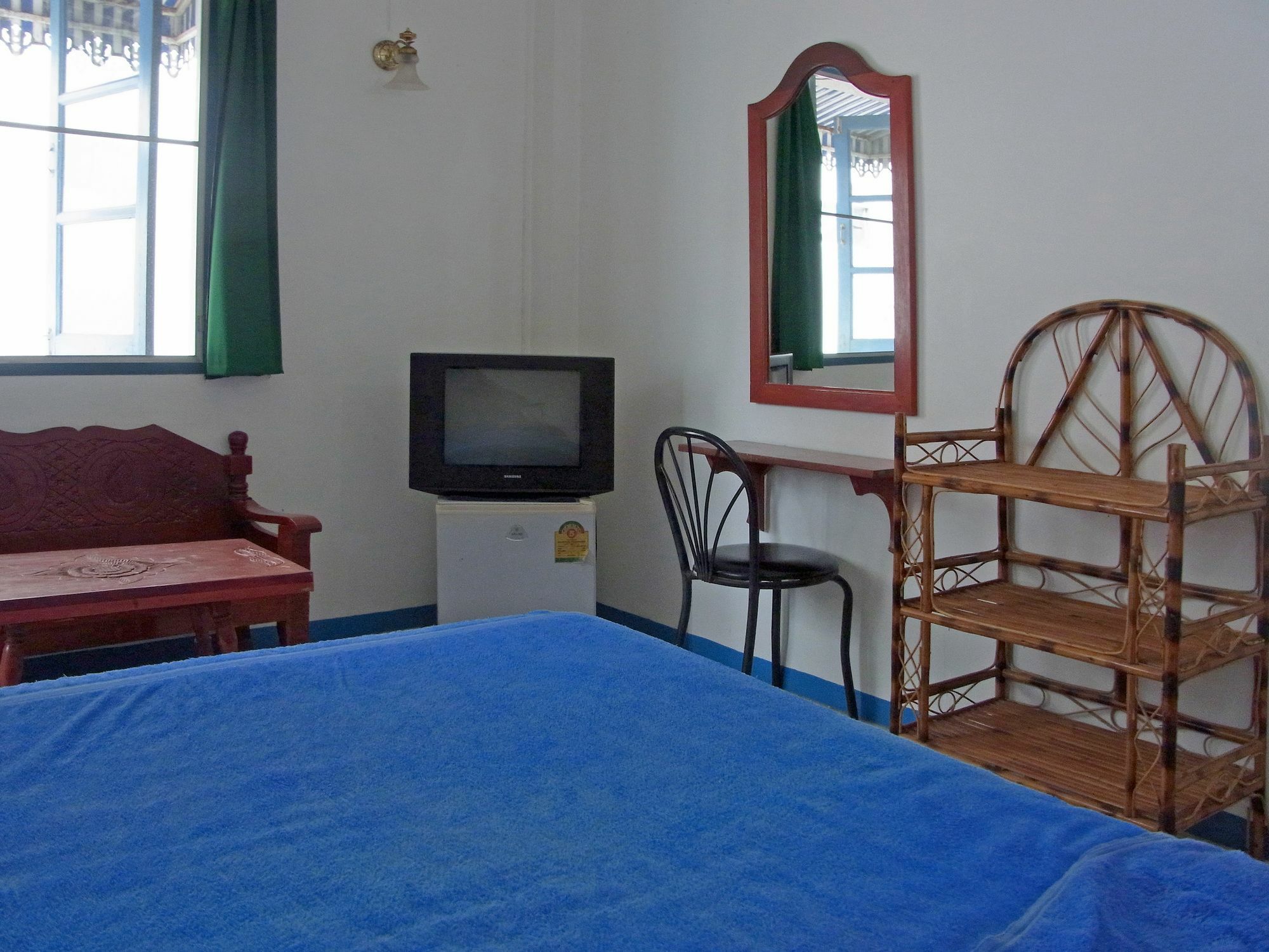 Niku Guesthouse Patong Bagian luar foto
